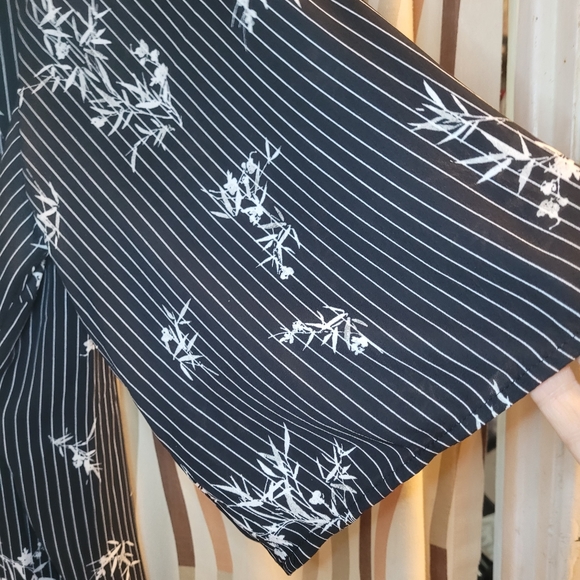 Penningtons - In Every Story Pintuck blouse with tie back - Picture 3 of 3